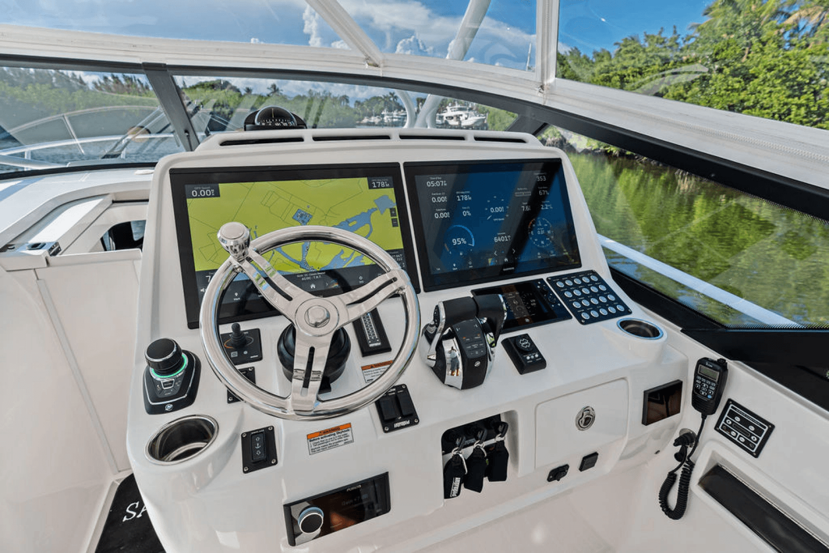 2022 Intrepid 438