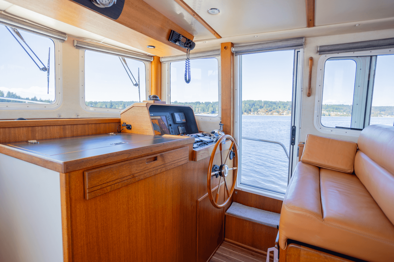 2005 Nordic Tugs 37 Fly