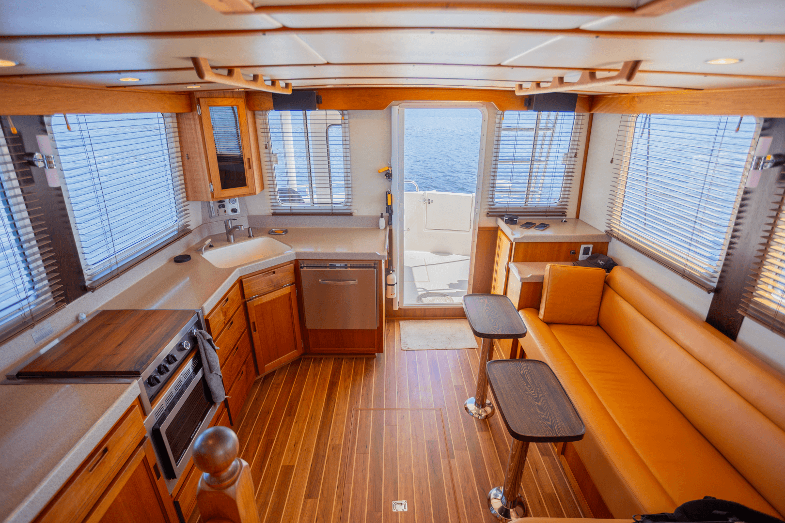 2005 Nordic Tugs 37 Fly