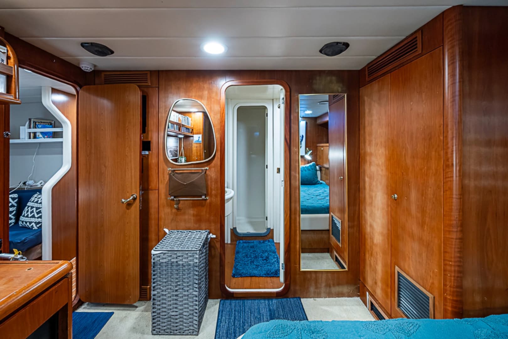 1994 Benetti Trideck