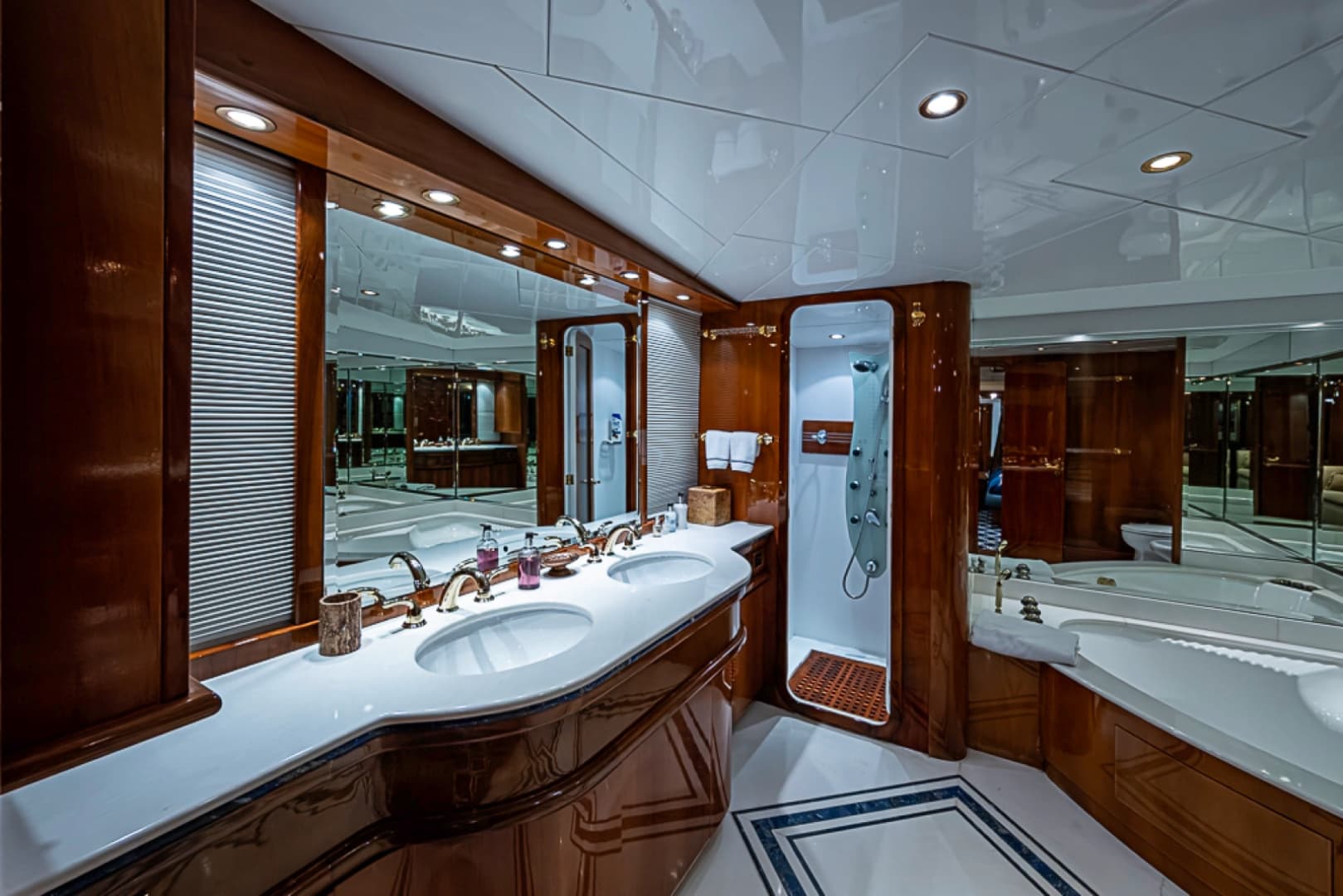 1994 Benetti Trideck