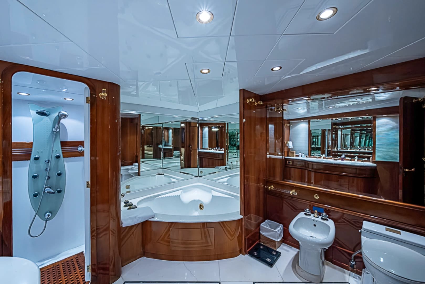 1994 Benetti Trideck