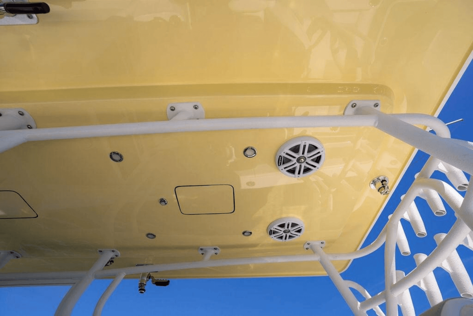 2023 Reef Runner 340 Center Console