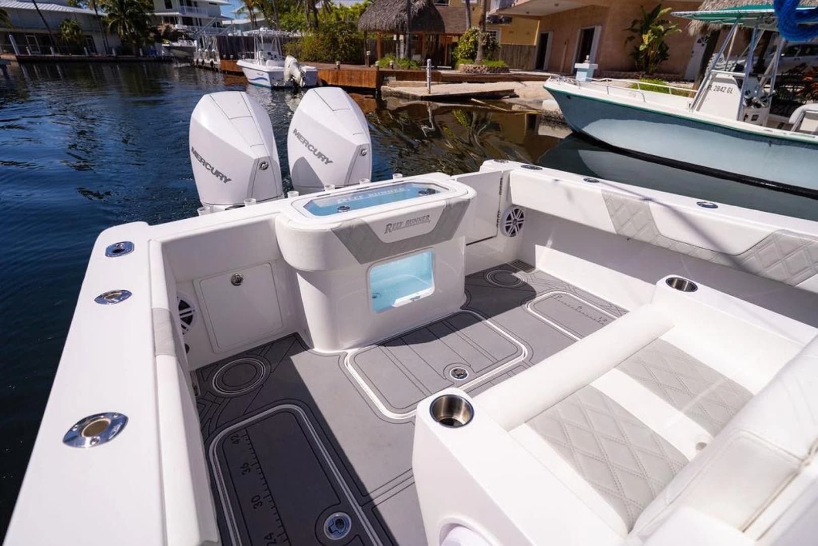 2023 Reef Runner 340 Center Console