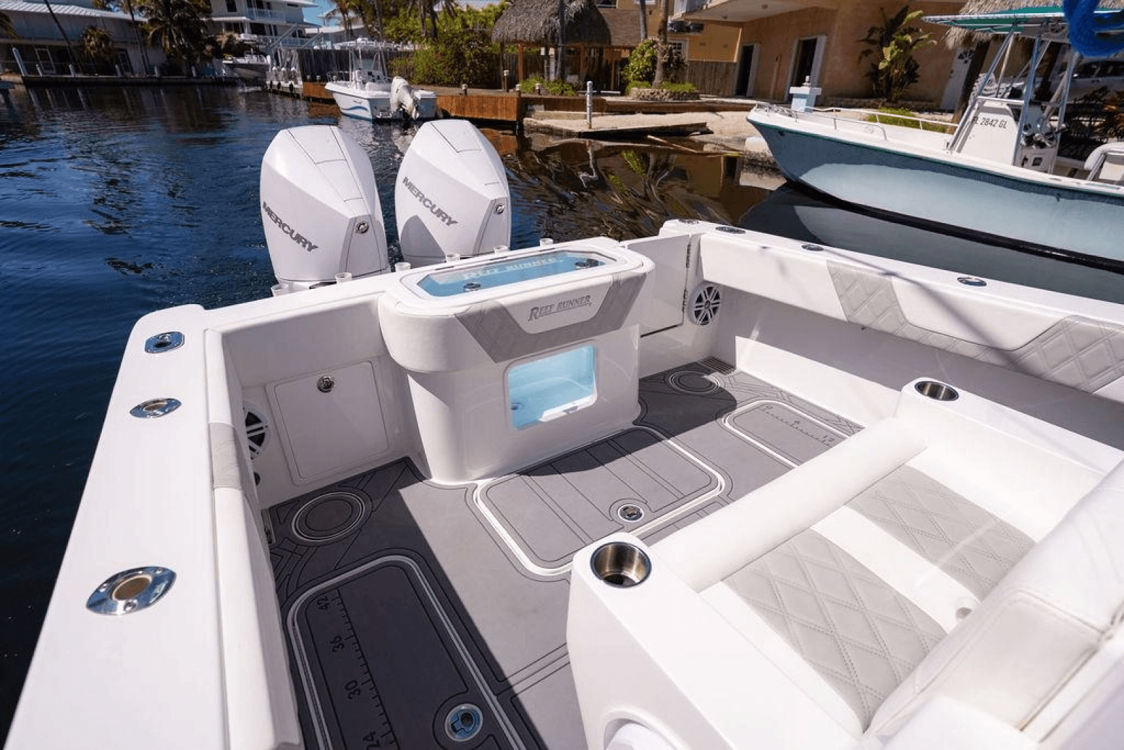 2023 Reef Runner 340 Center Console
