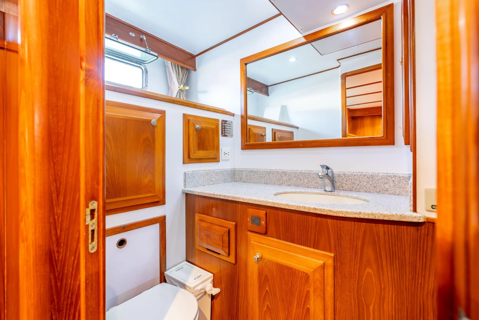 2009 DeFever 45 Motoryacht