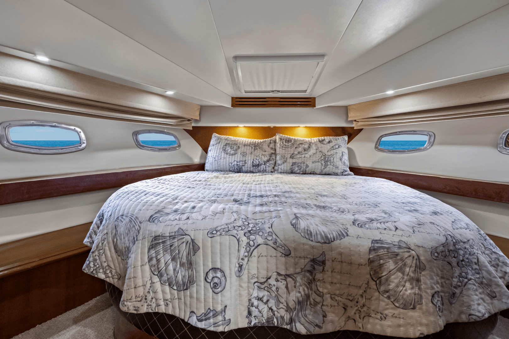 2009 Carver 56 Voyager
