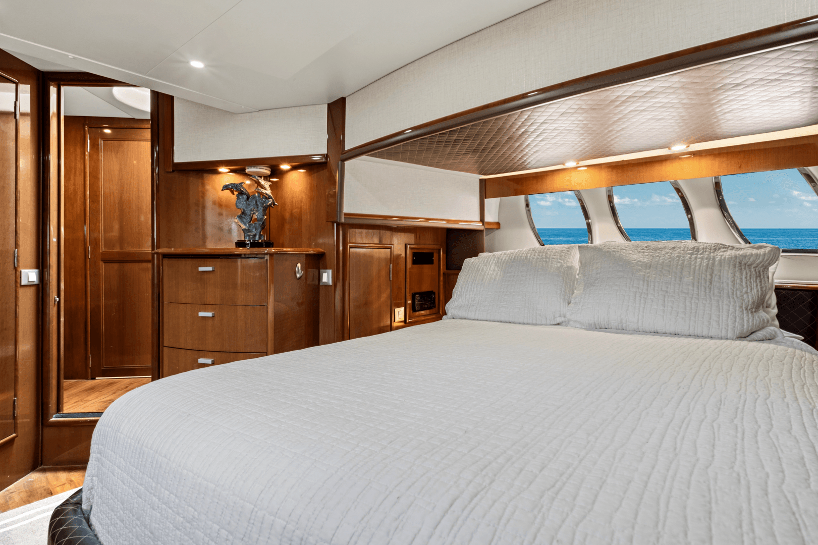 2009 Carver 56 Voyager