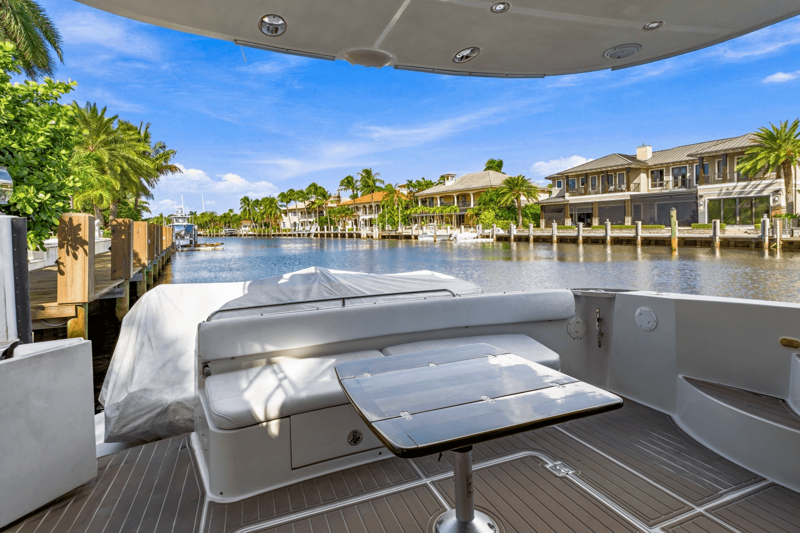 2009 Carver 56 Voyager