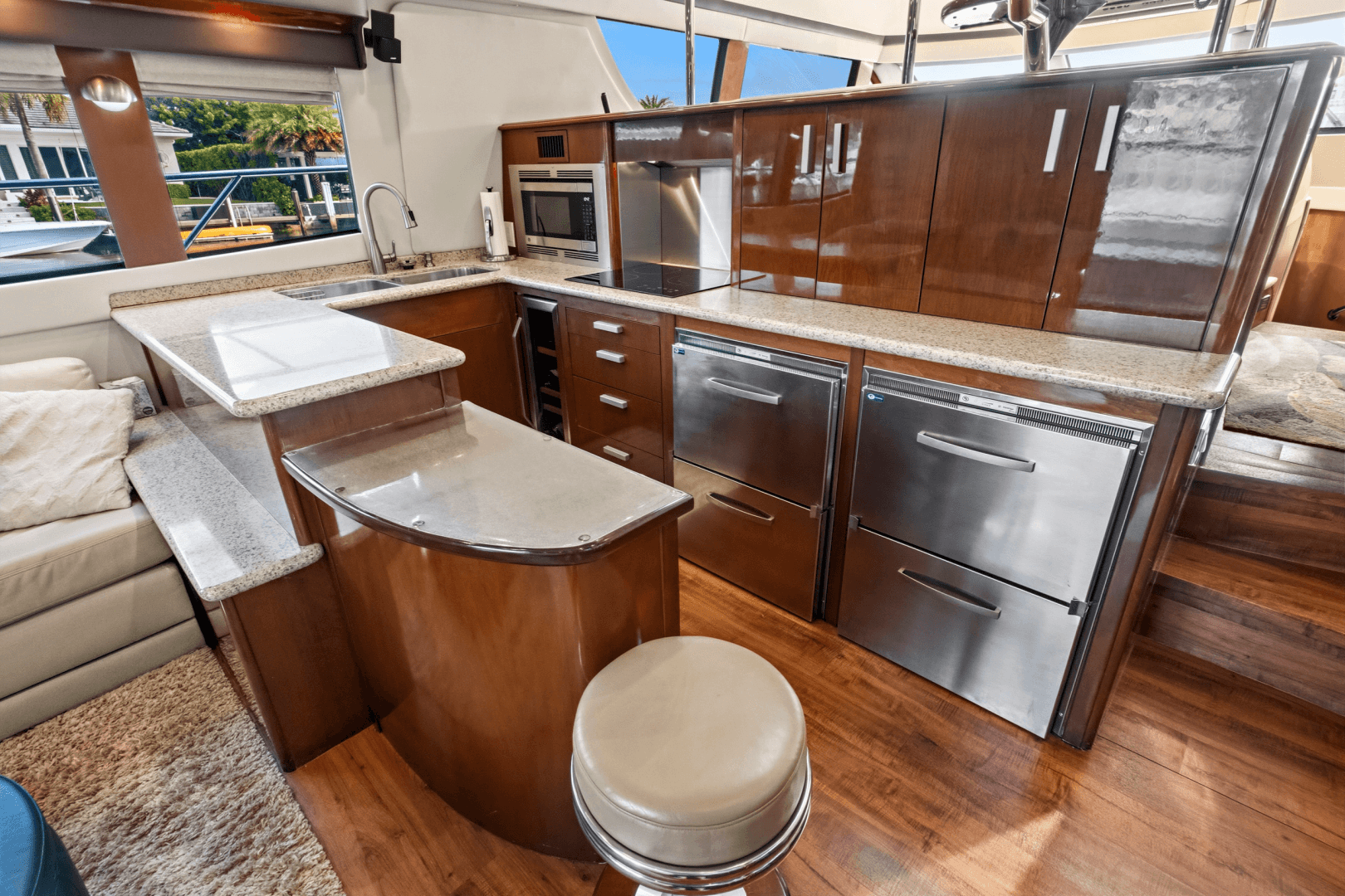 2009 Carver 56 Voyager