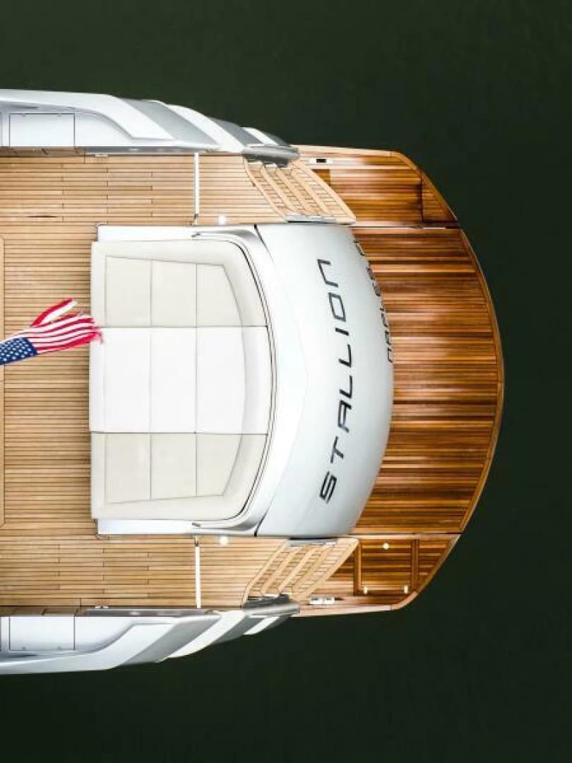 2022 Pershing 9X