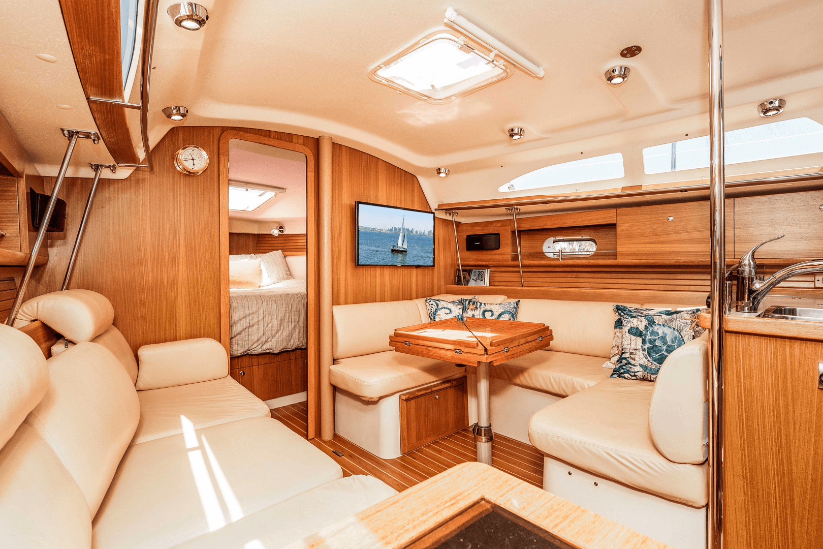 2013 Catalina 355