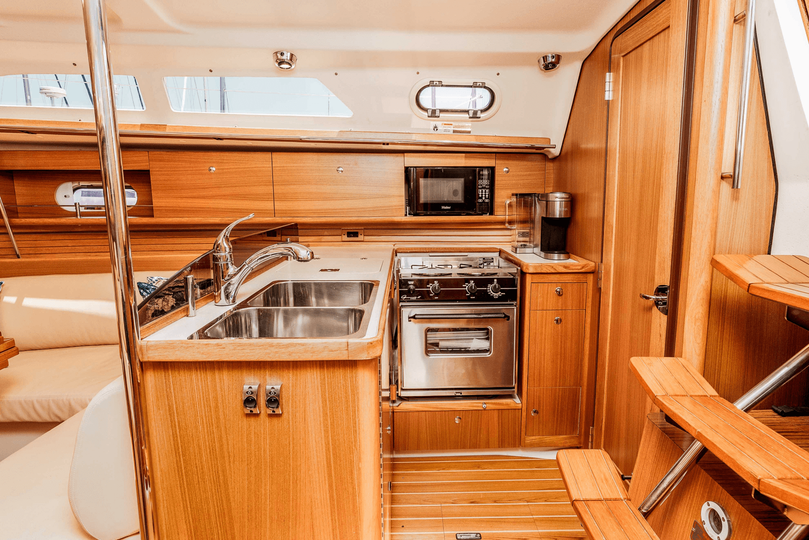 2013 Catalina 355