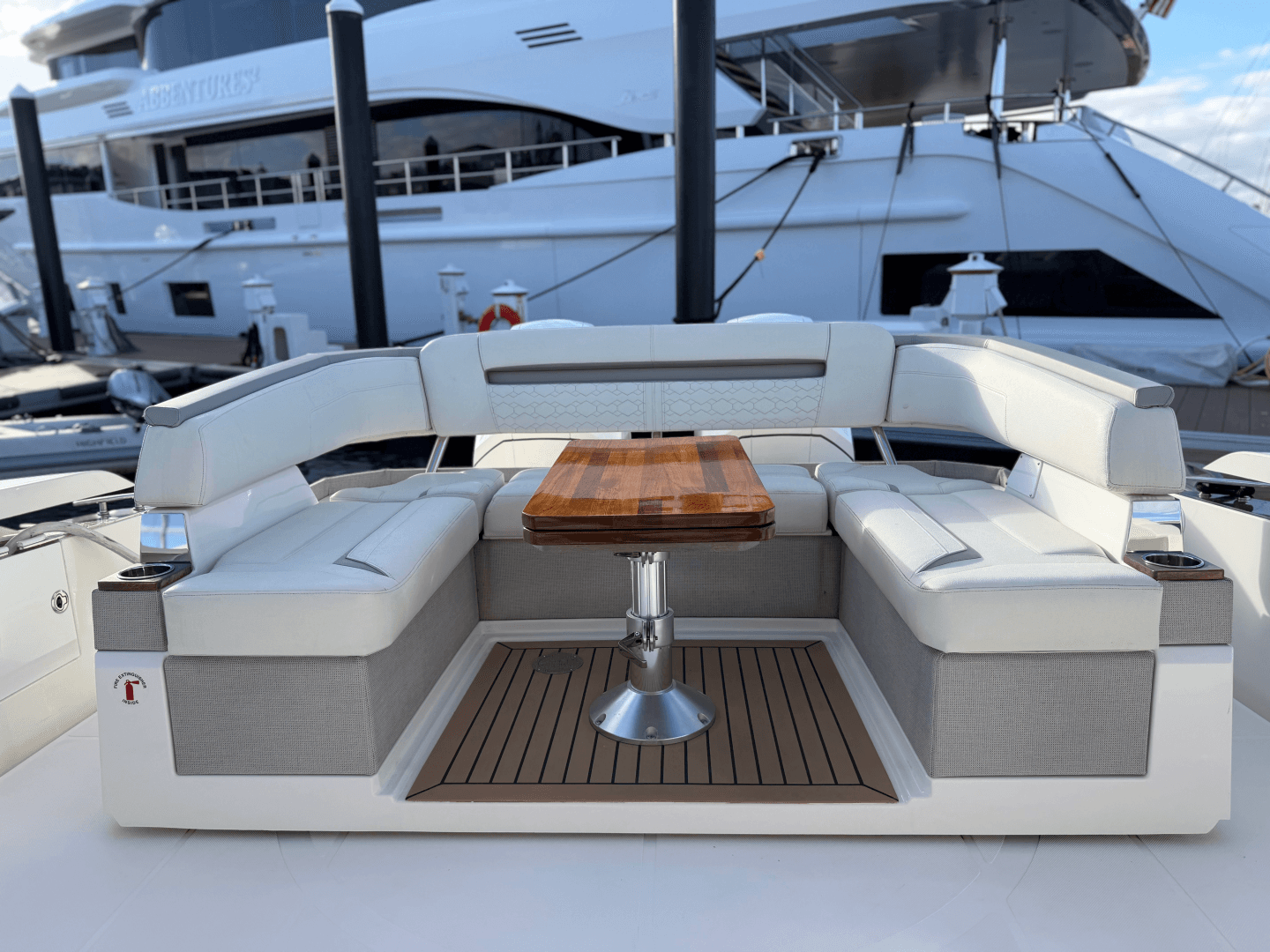 2023 Tiara Yachts 43 LS