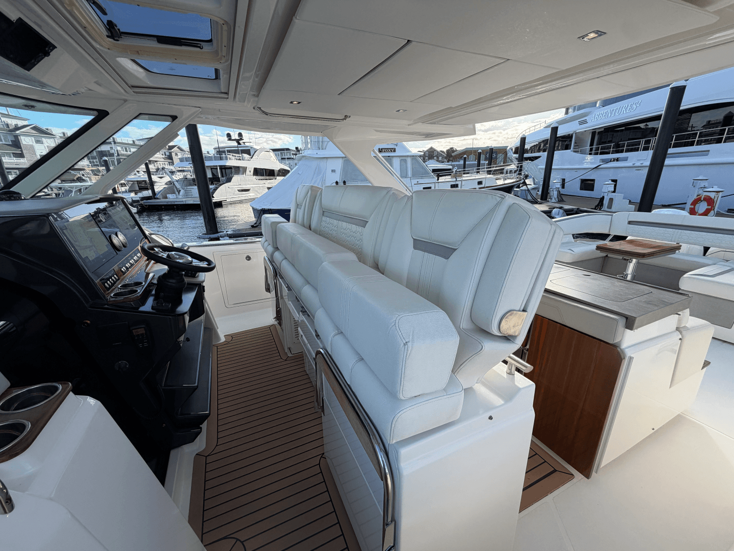 2023 Tiara Yachts 43 LS