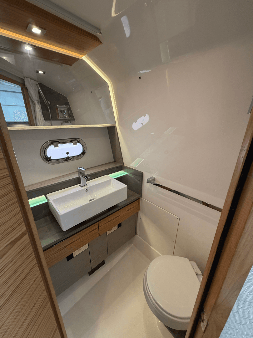 2023 Tiara Yachts 43 LS