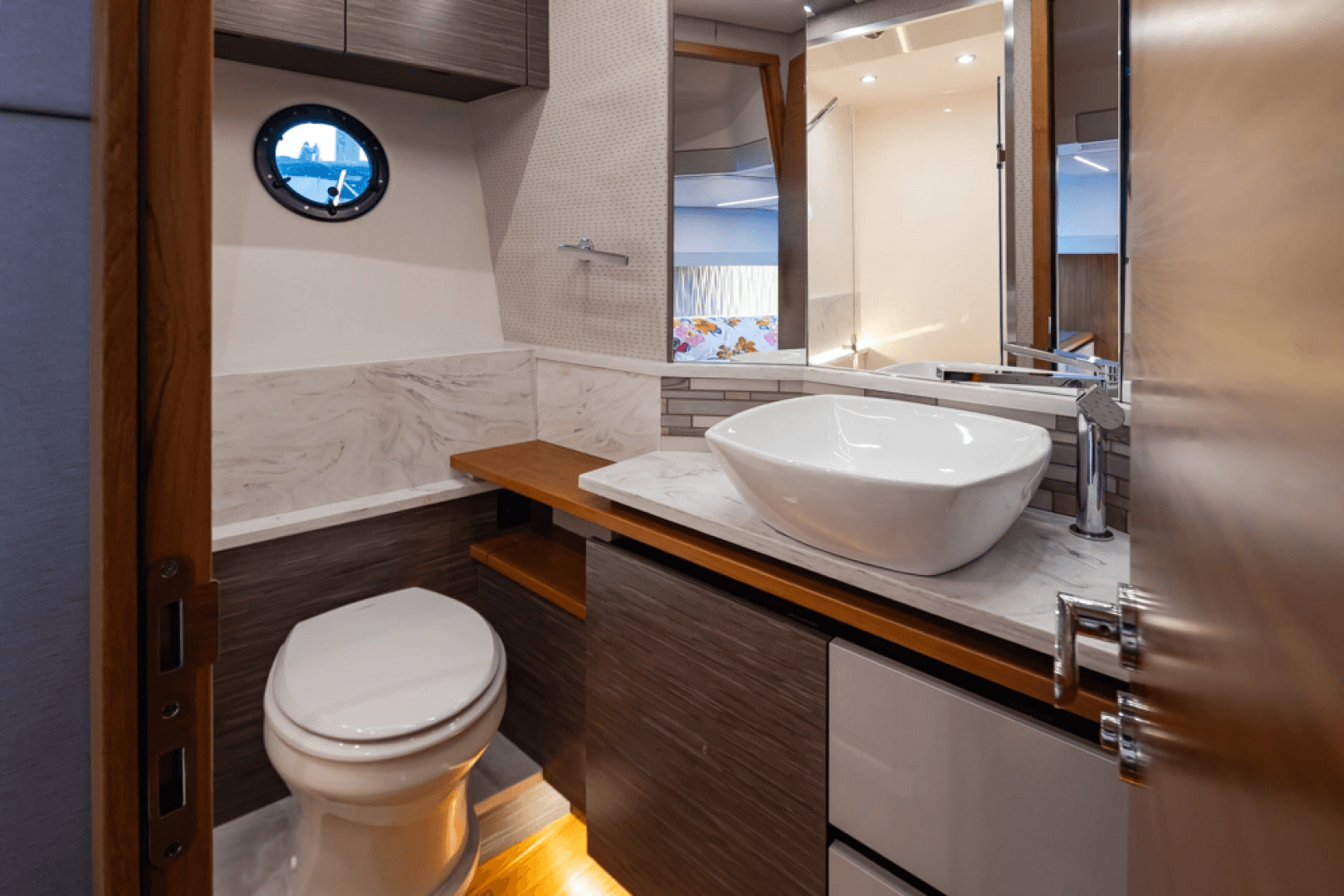 2019 Tiara Yachts C49 Coupe