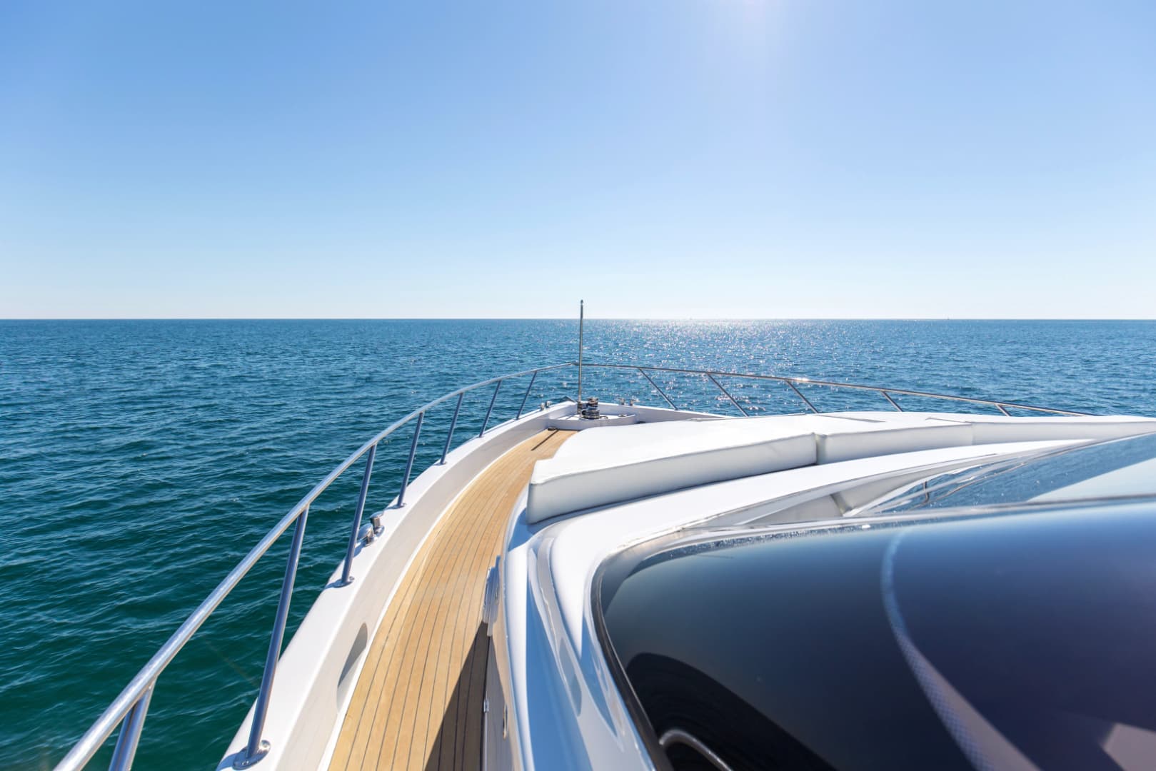 2006 Hatteras 80 Motor Yacht Skylounge