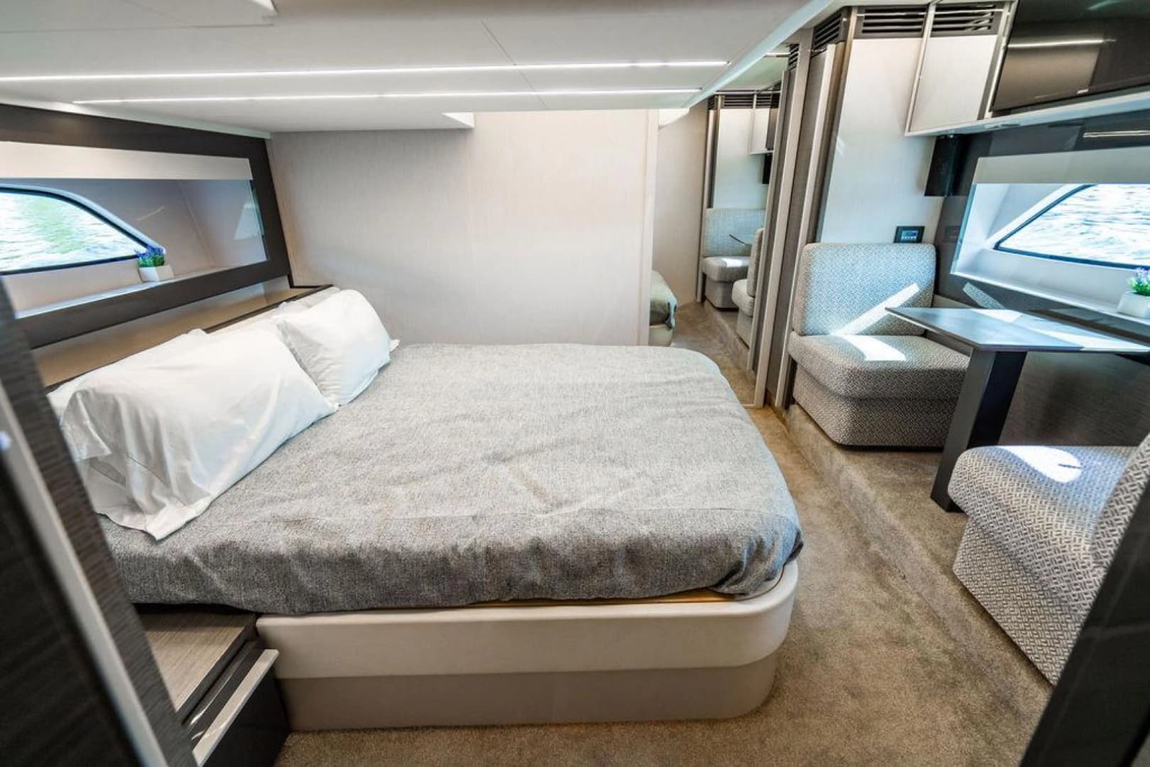 2018 Pershing 5x