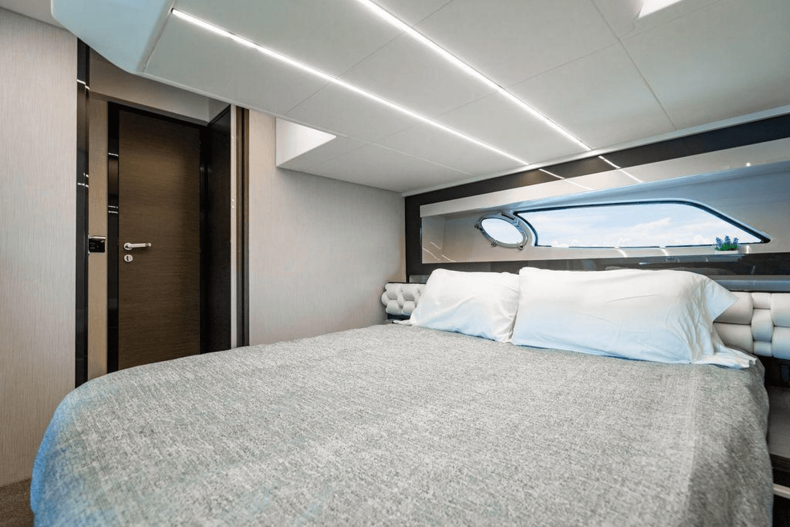 2018 Pershing 5x