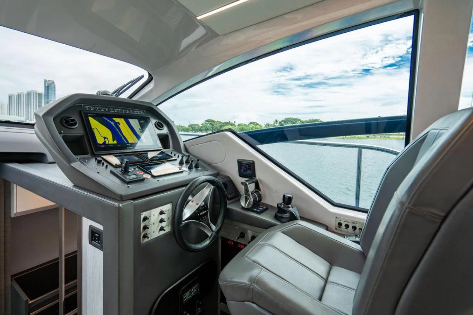 2018 Pershing 5x