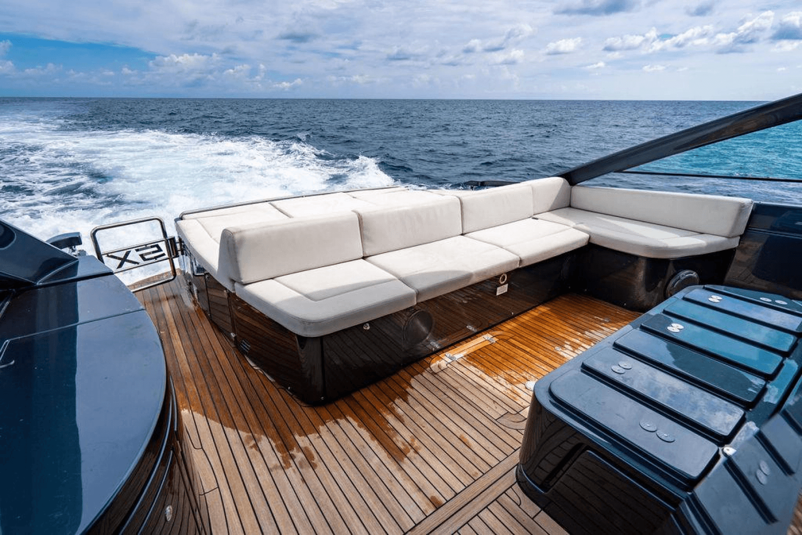2018 Pershing 5x