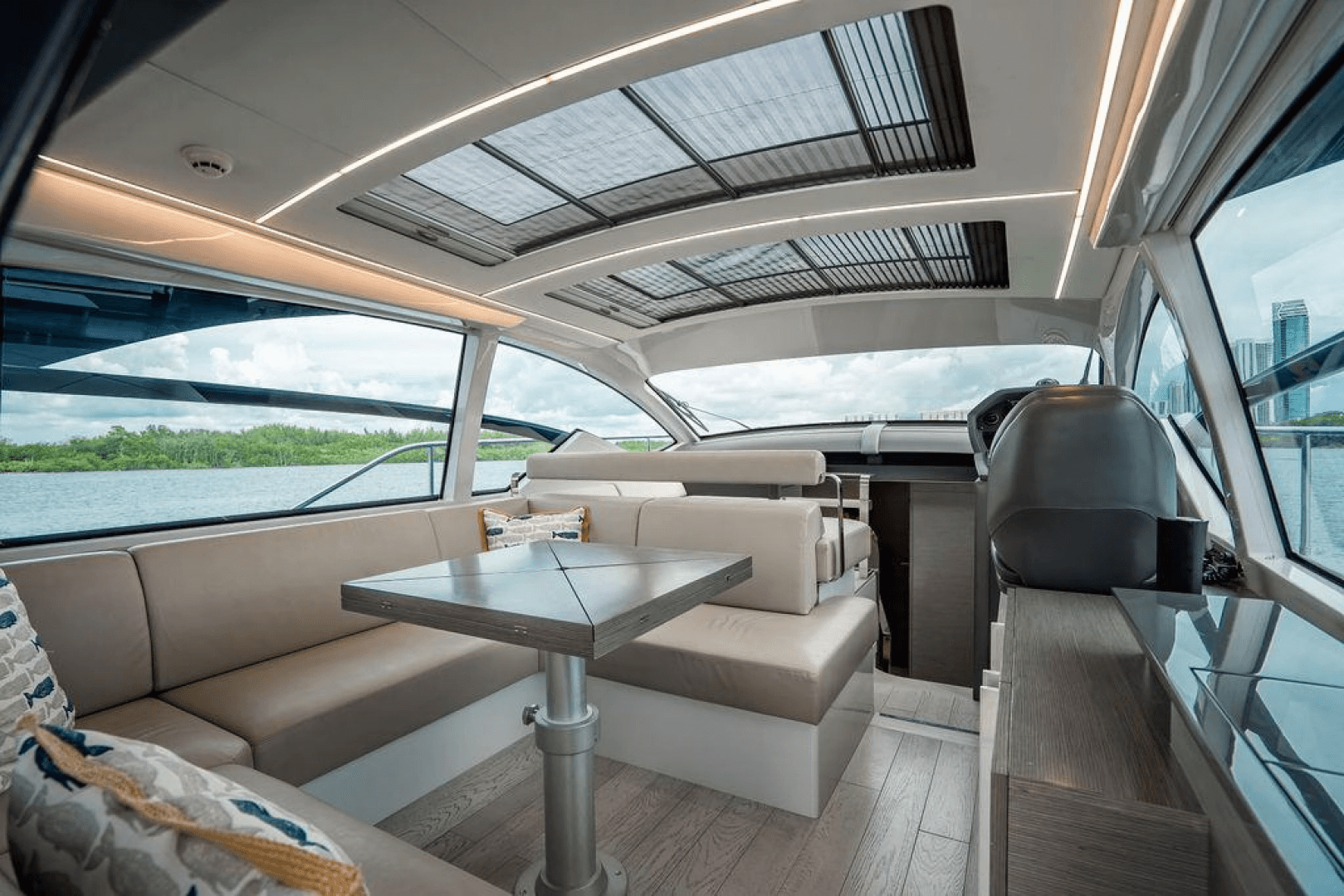 2018 Pershing 5x