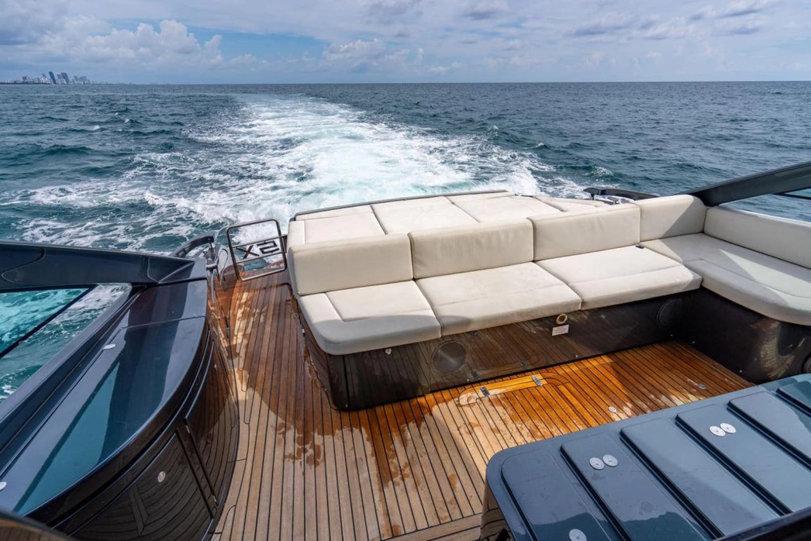 2018 Pershing 5x