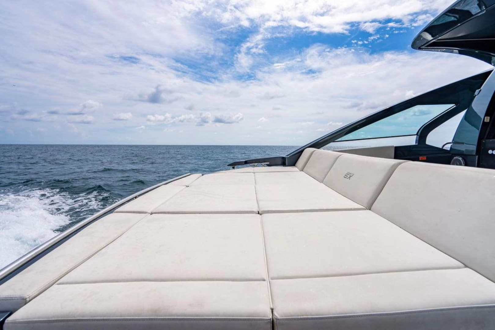 2018 Pershing 5x