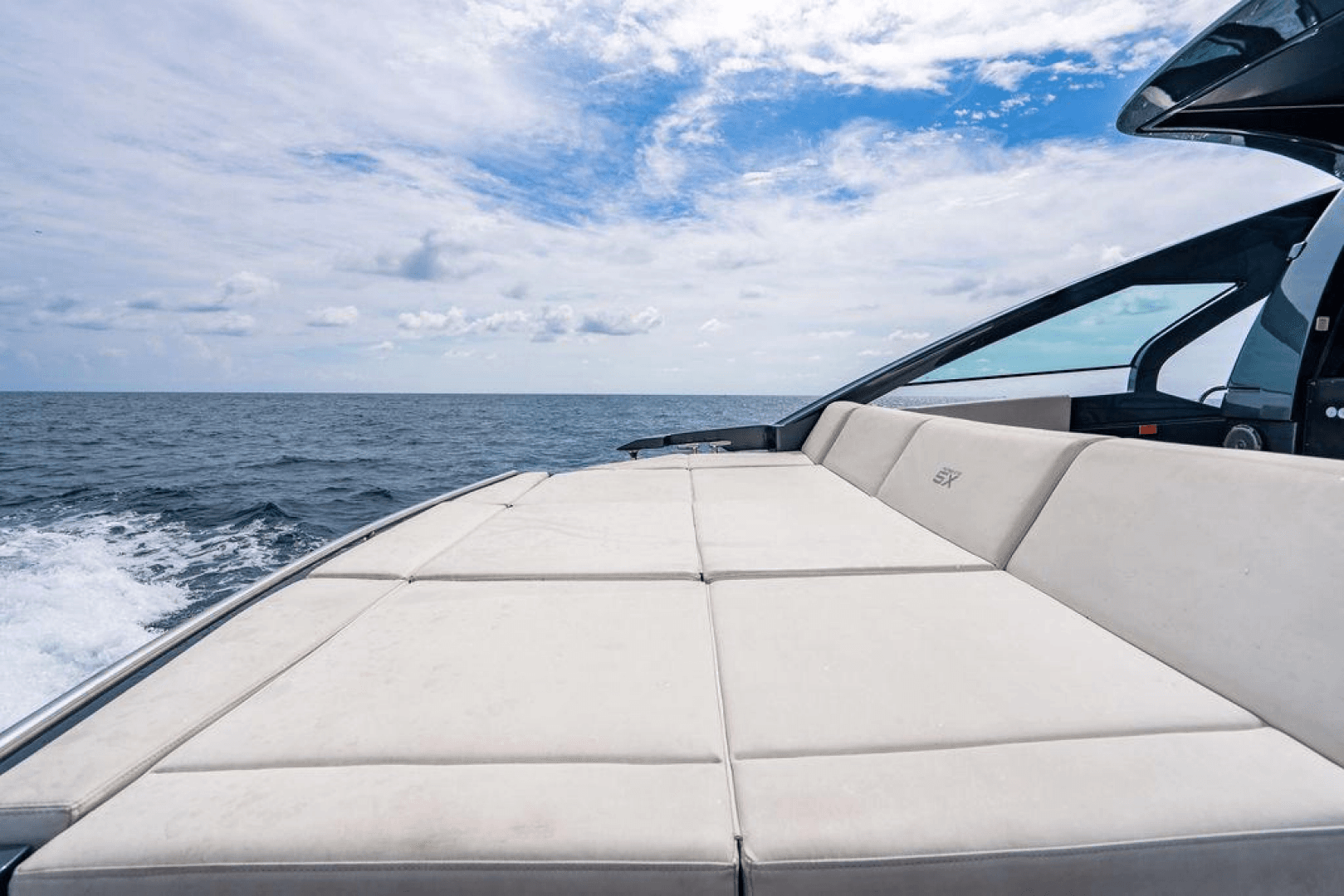 2018 Pershing 5x