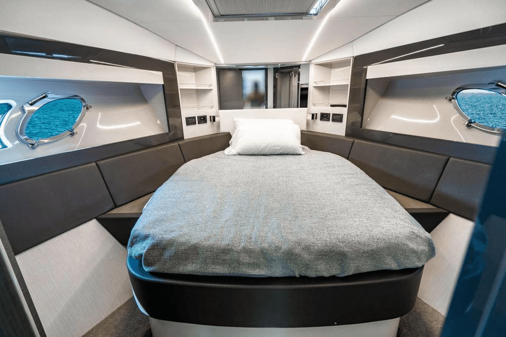 2018 Pershing 5x