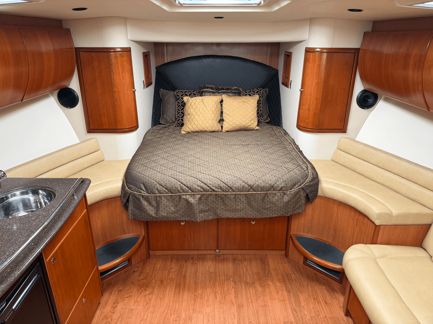 2010 Luhrs 37 OB Canyon Series