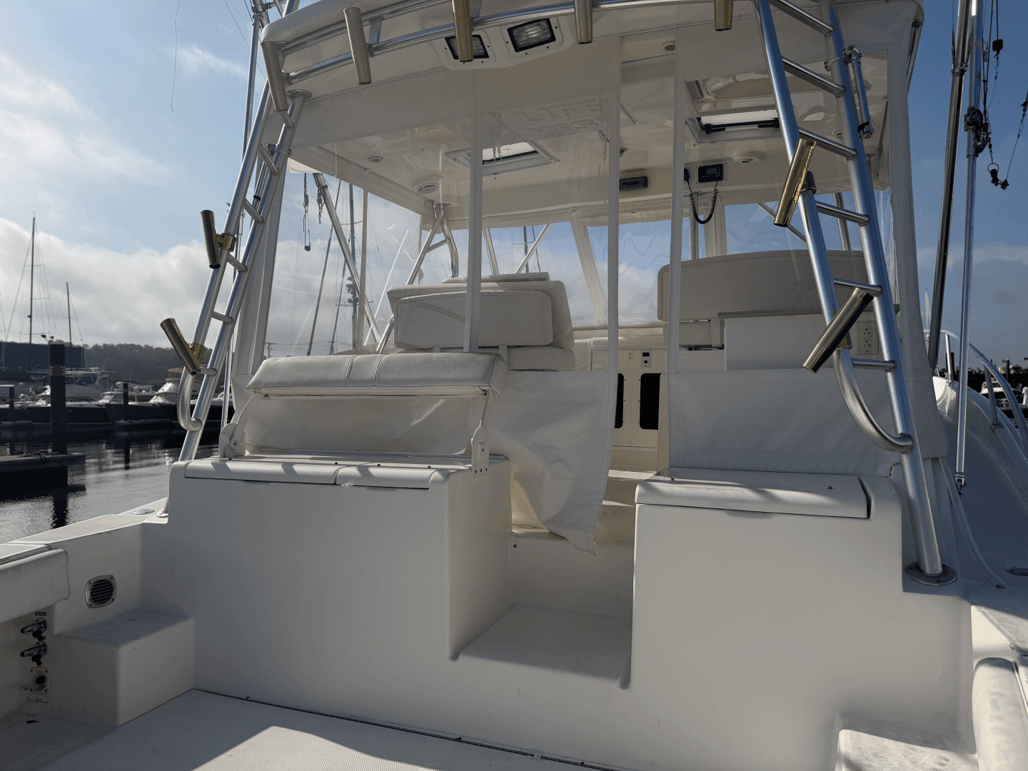 2010 Luhrs 37 OB Canyon Series
