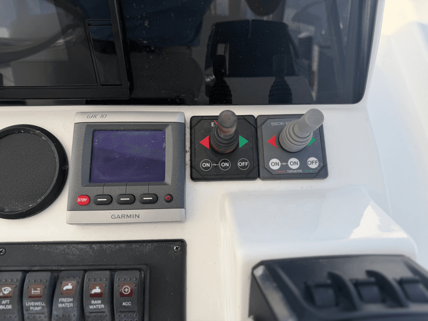 2010 Luhrs 37 OB Canyon Series