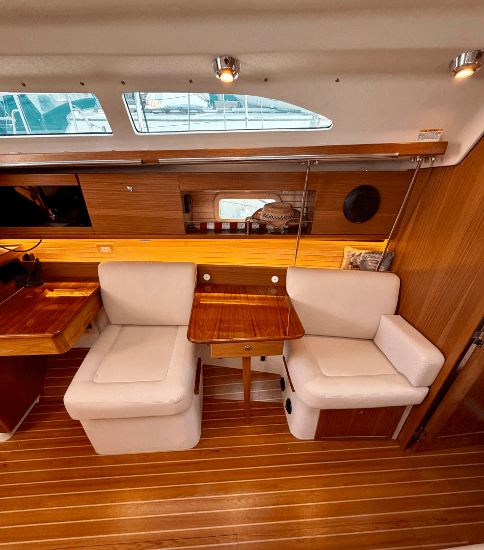 2023 Catalina 355