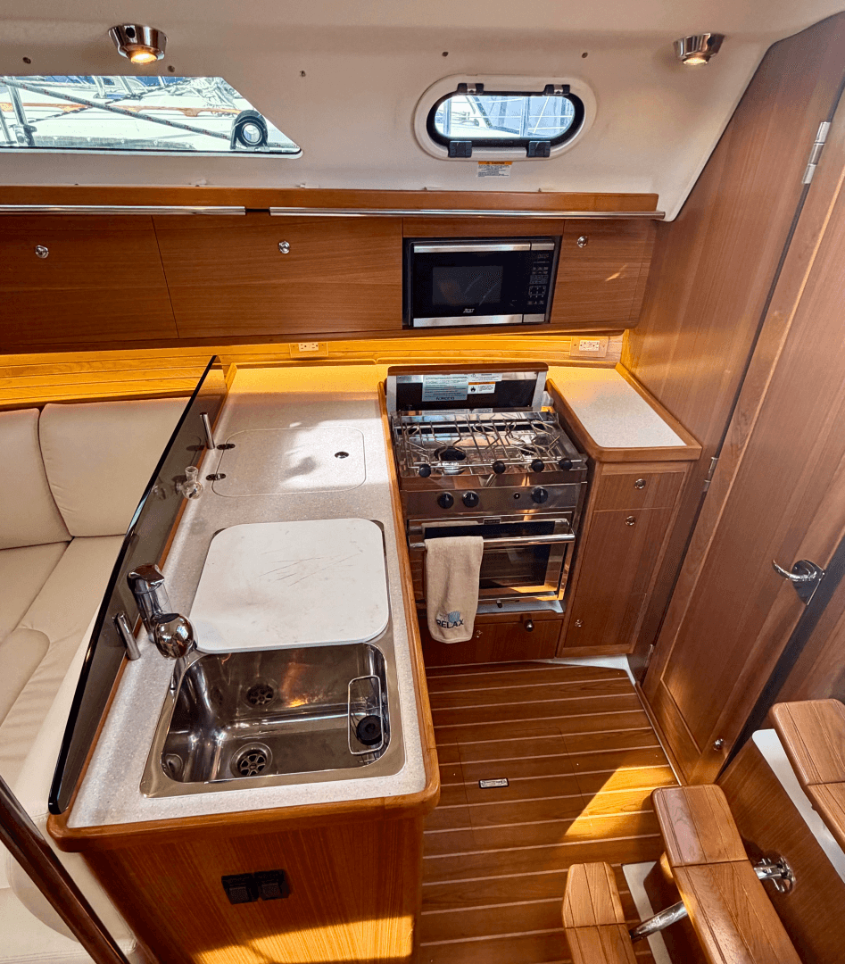 2023 Catalina 355
