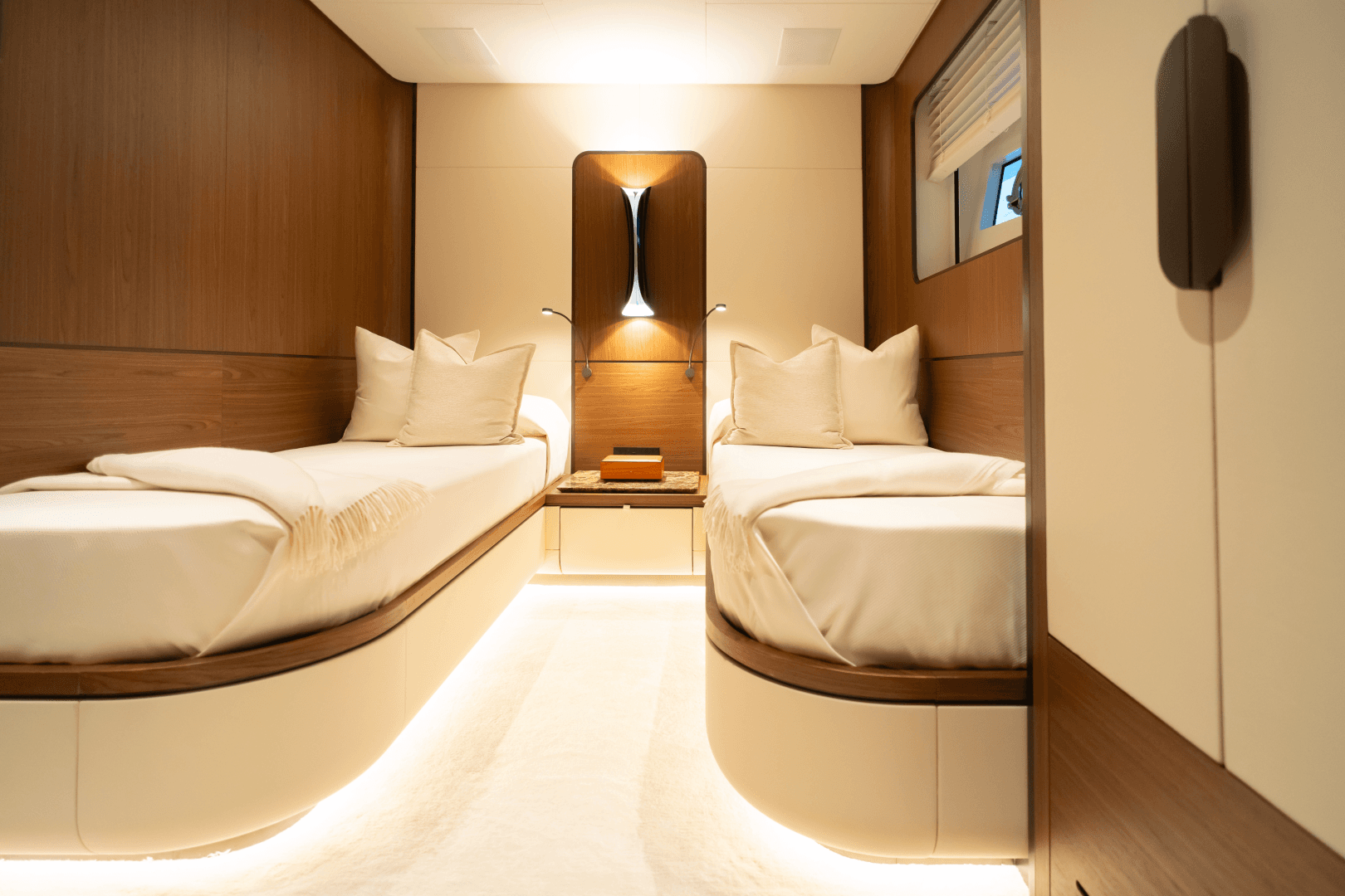 2027 Extra Yachts X90 Fast